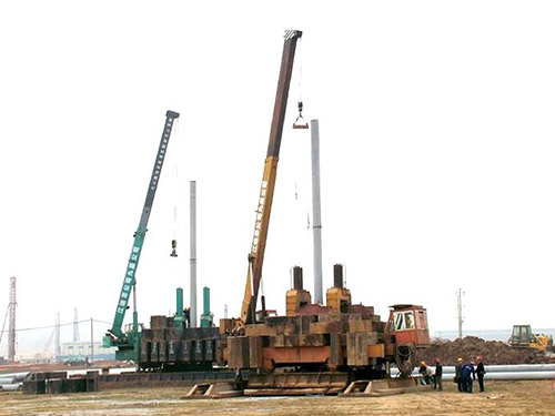 鋼板樁施工注意與建筑物保持多少距離？